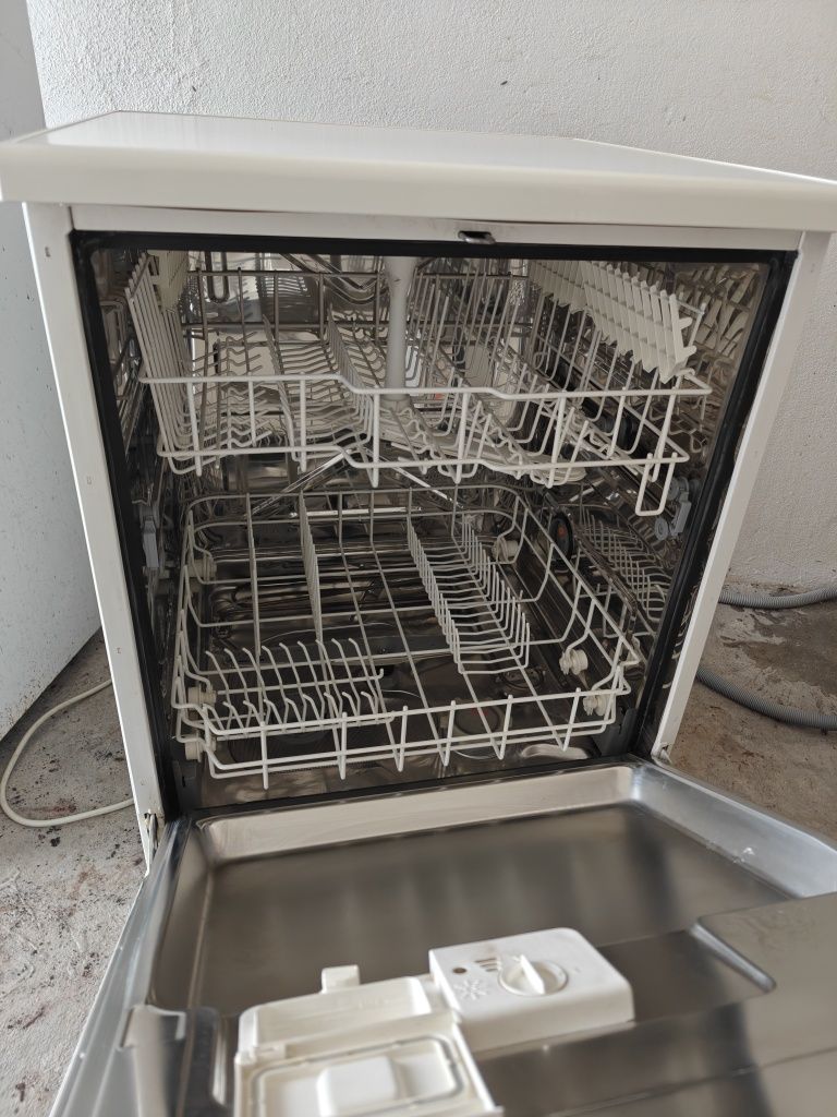 Maquina lavar loiça AEG