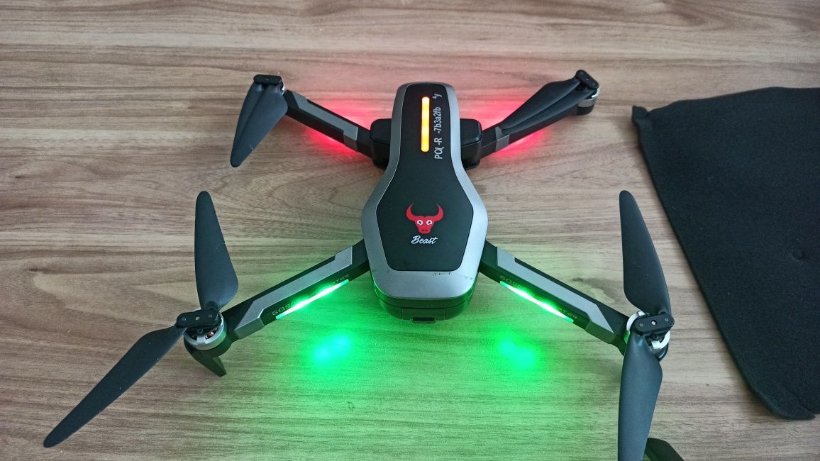 Dron beast sg906 z kamerą
