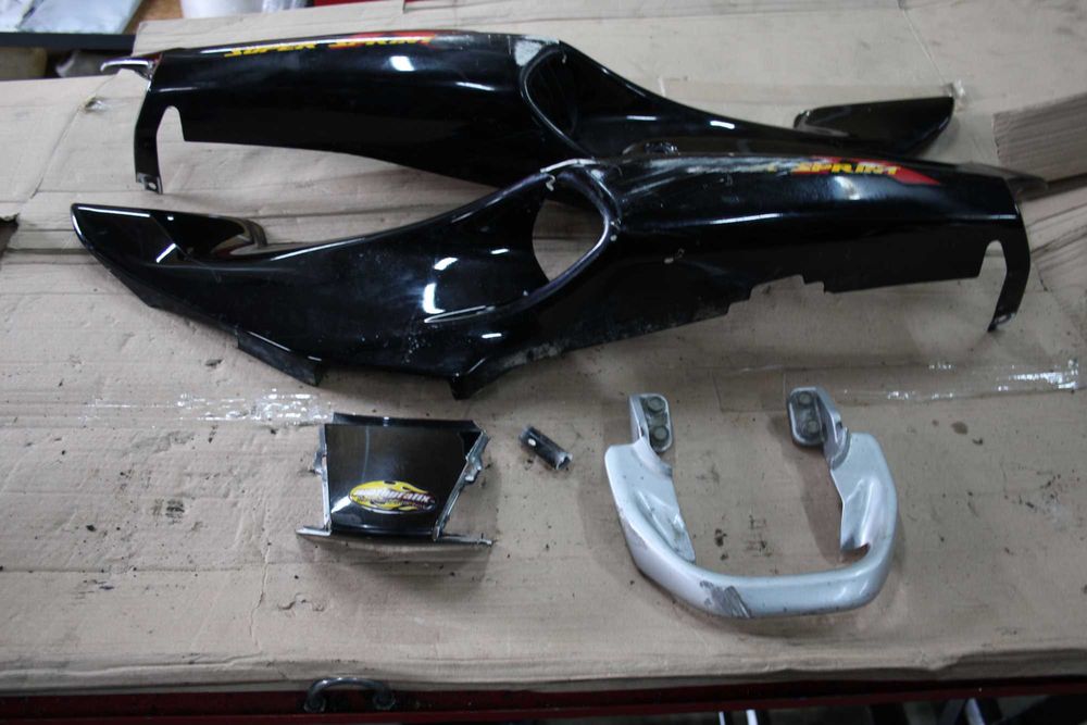 Zadupek Tył Tylny Owiewka Rączka Łącznik Honda NSR 125 JC22 93-03