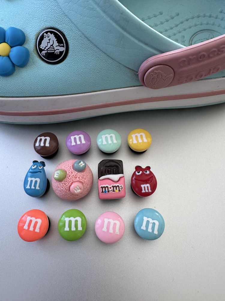 Charms Crocs M&M przypinki nowe