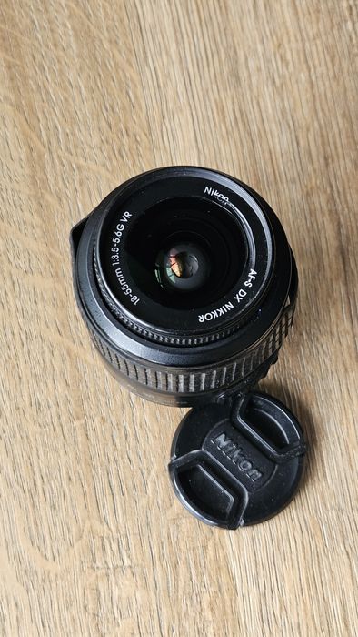 Об'єктив з дефектом Nikon  DX AF-S 18-55mm/  1:3,5-5,6G