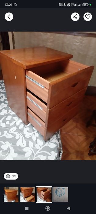 Mesinha cabeceira em cerejeira
