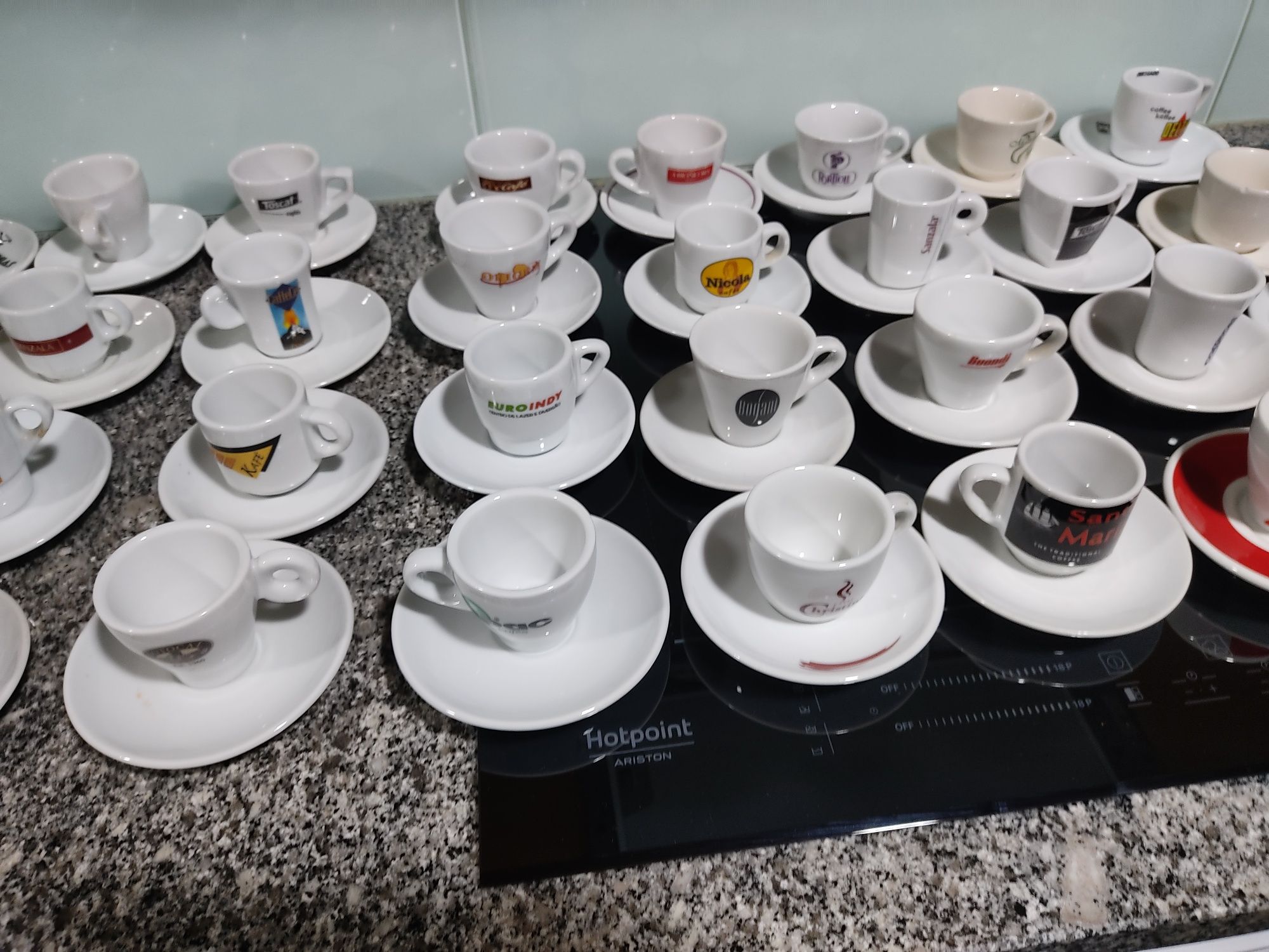 Coleção de chávenas de café