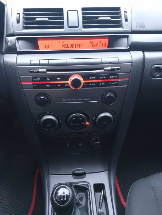 Мазда 3 хэтчбек 2006 рік