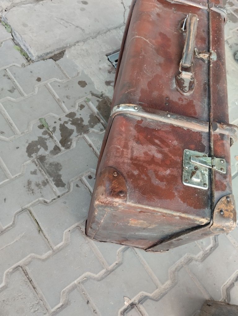 Продам валізу чемодан великий