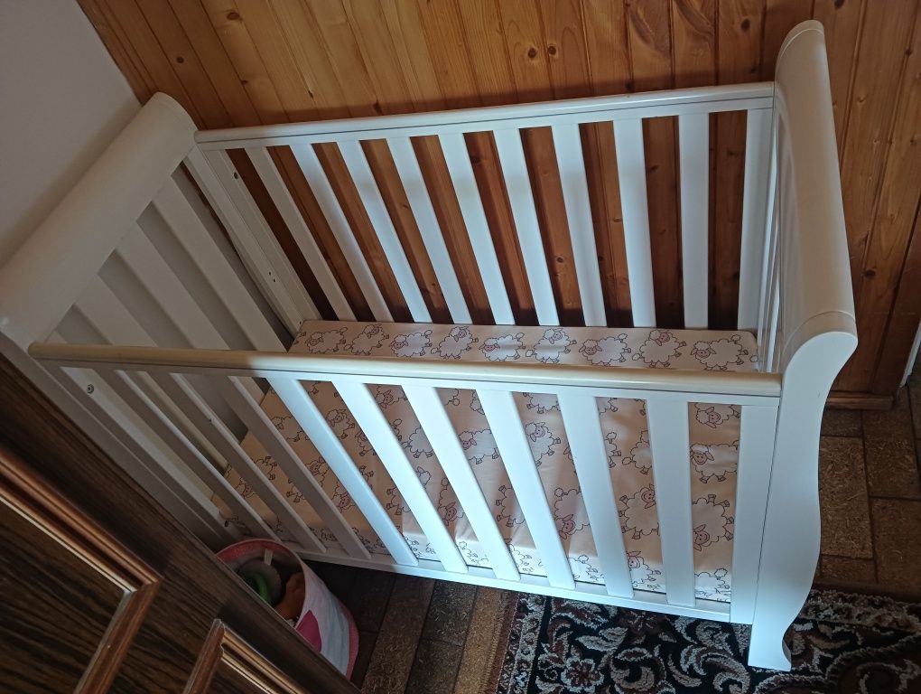 Białe łóżeczko dziecięce 55x110