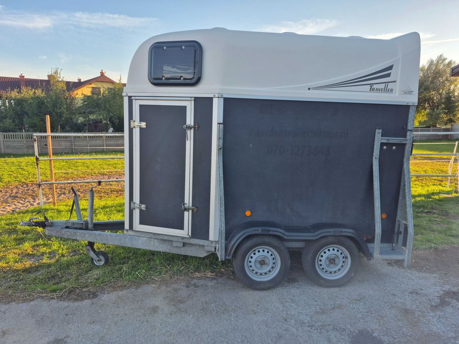 Przyczepa do przewozu koni Weijer DMC 1300