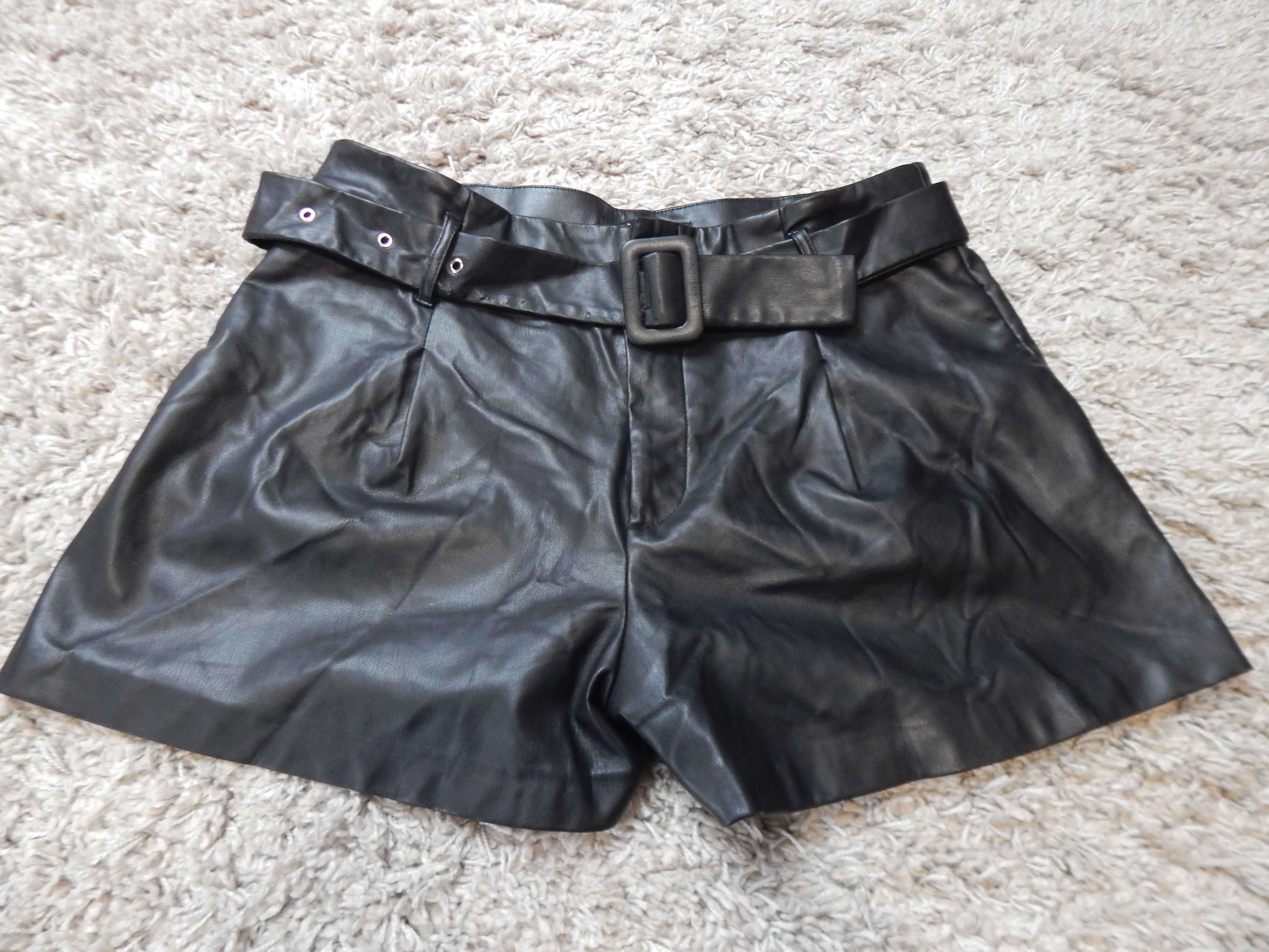 Кожаные шорты Zara
