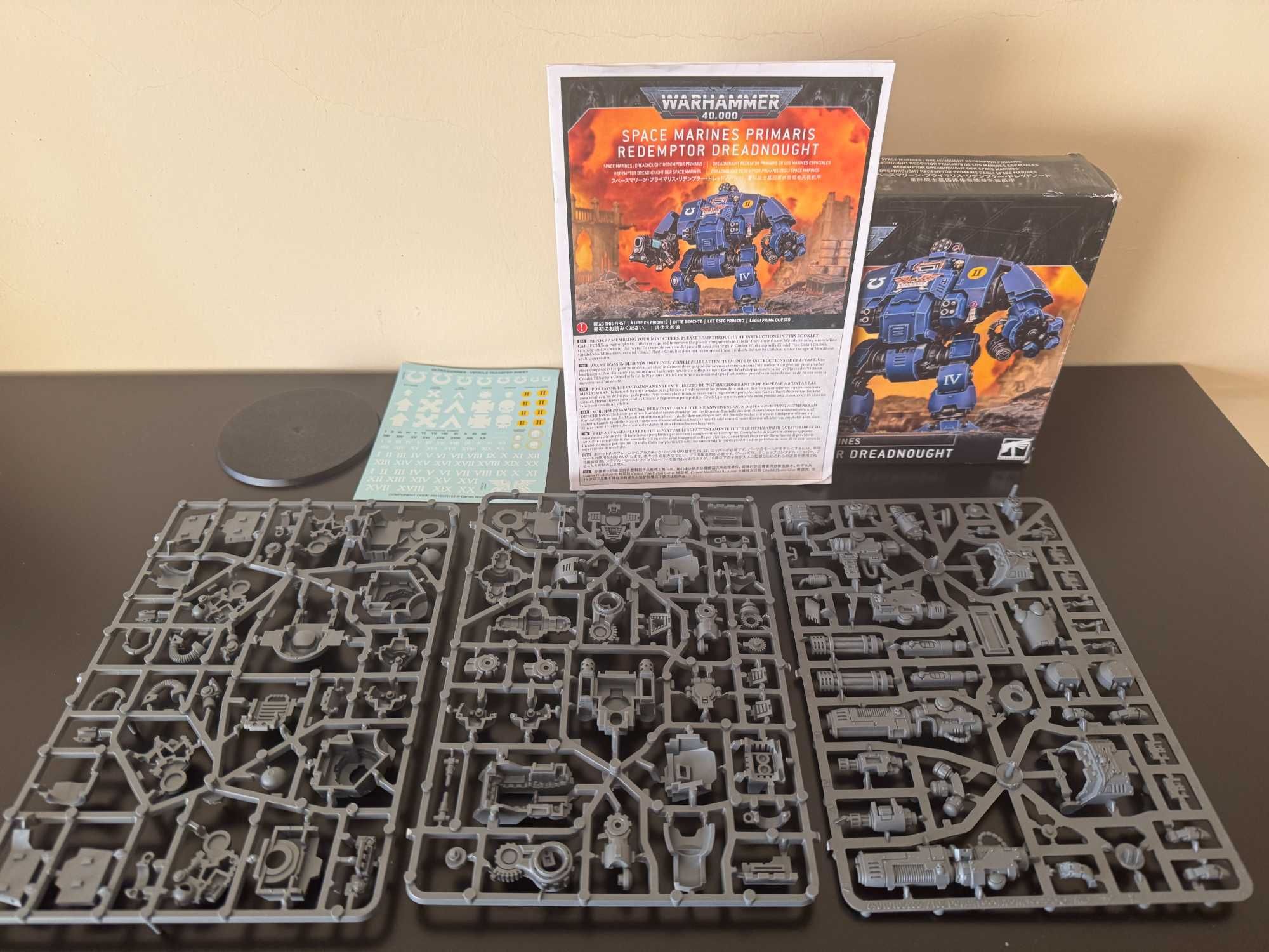 Miniatura Warhammer 40000 Space Marine Primaris Redemptor Dreadnought