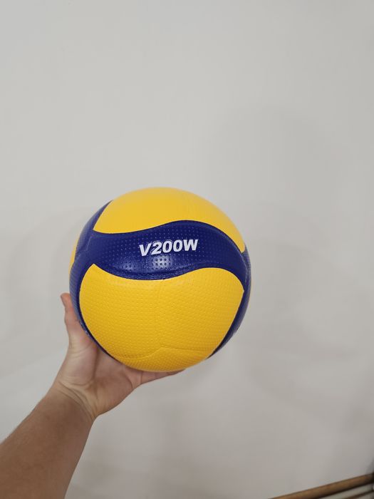 волейбольні м'ячі