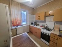 Сдам 2к Святошинський р-н вул Героїв Космосу буд 19