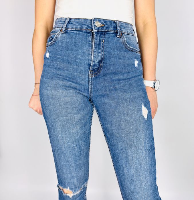 Jeansy skinny z przetarciami M 38 Denim Co.