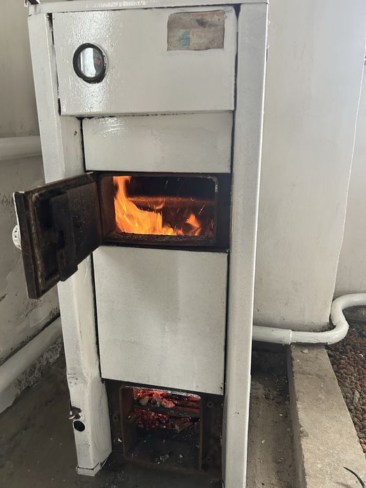 Продається будинок Городище(центр),вулиця паралельна  центральній