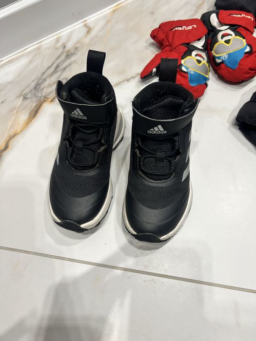 Зимняя куртка 3-4 зимние ботинки 16,5см 17,5см