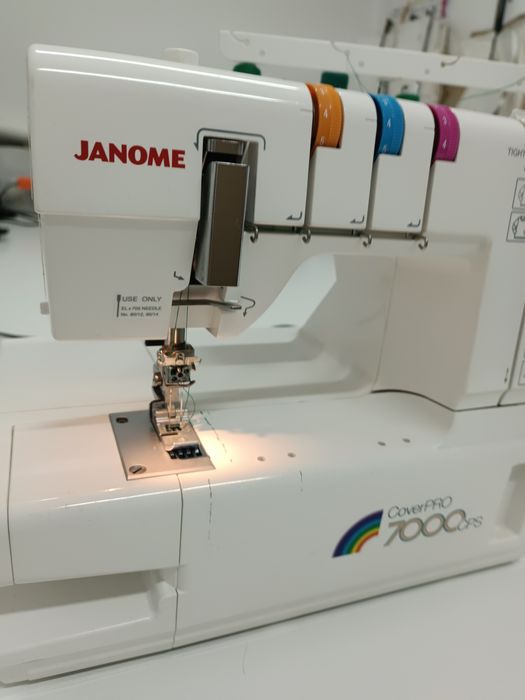 Розпошивальна машина JANOME Cover  Pro 7000 CPS