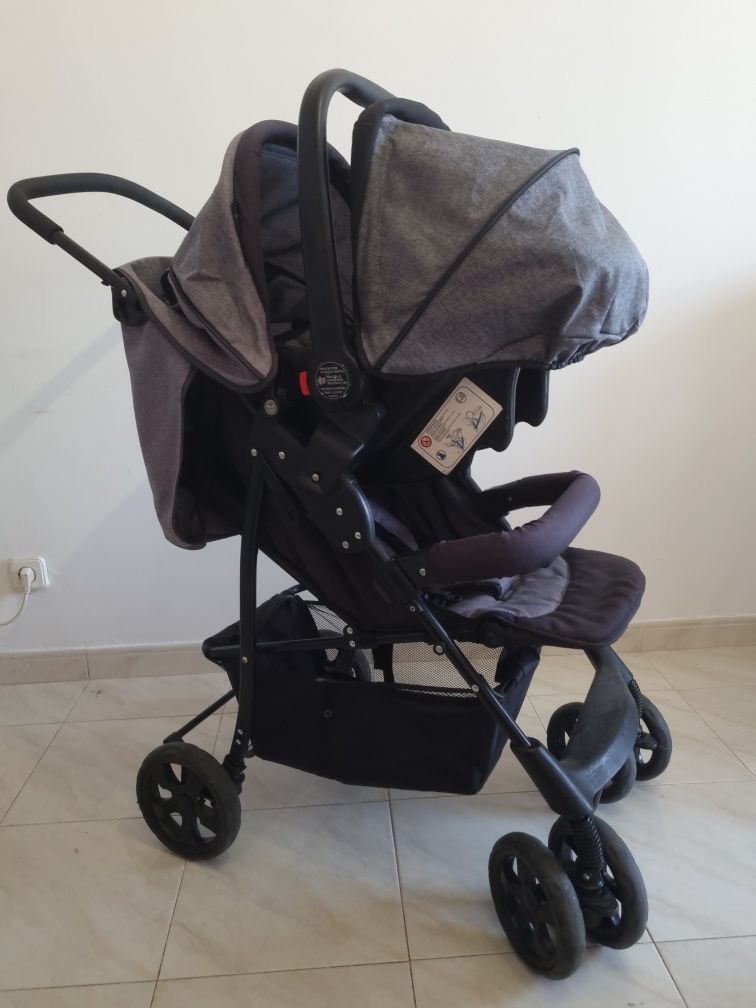 Carrinho de passeio para bebê com ovo