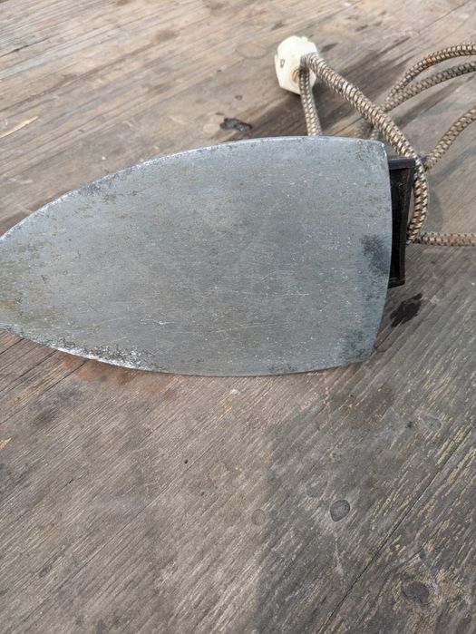 Ferro antigo de engomar