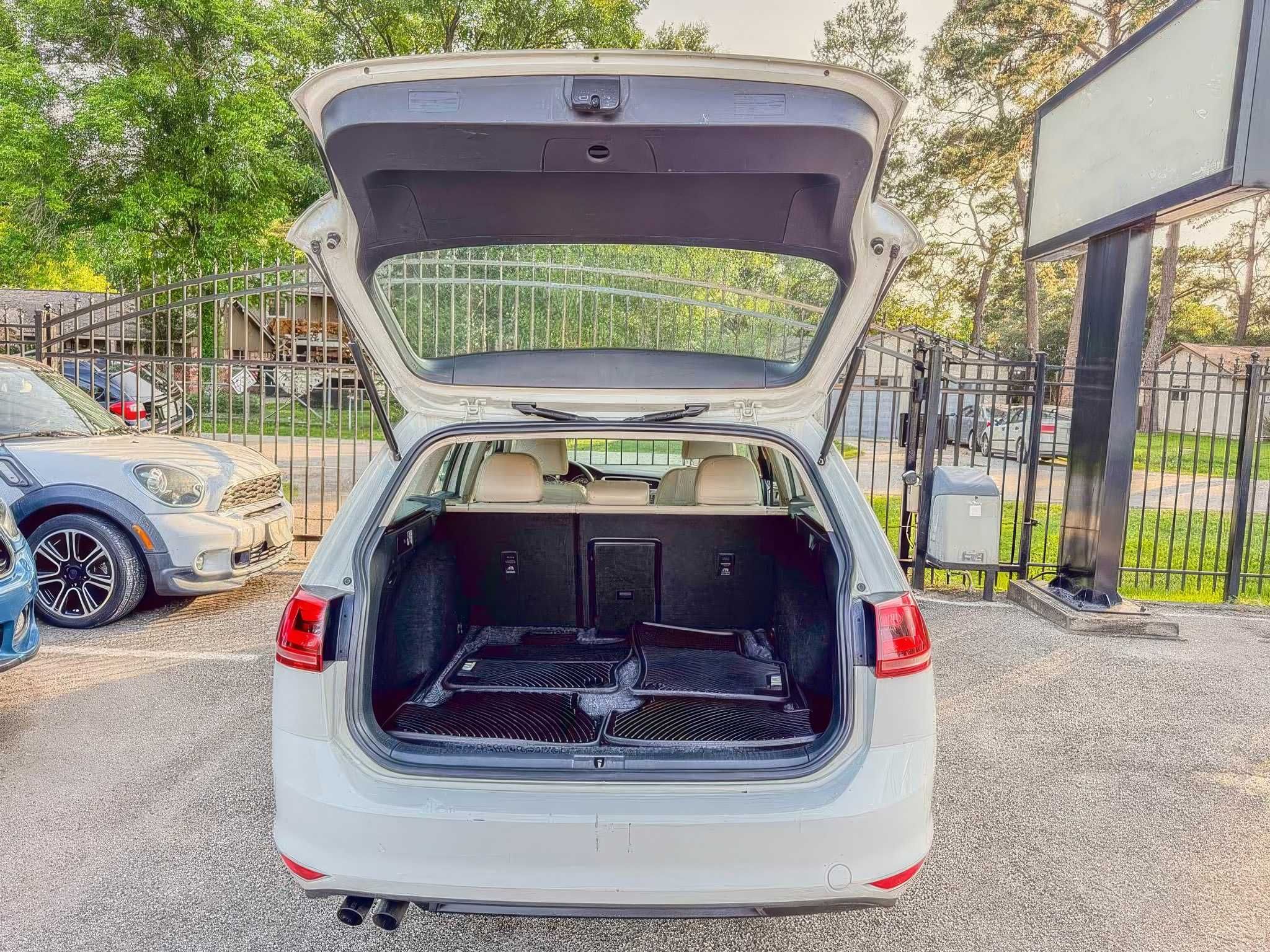 2015 Volkswagen Golf SportWagen TDI S
