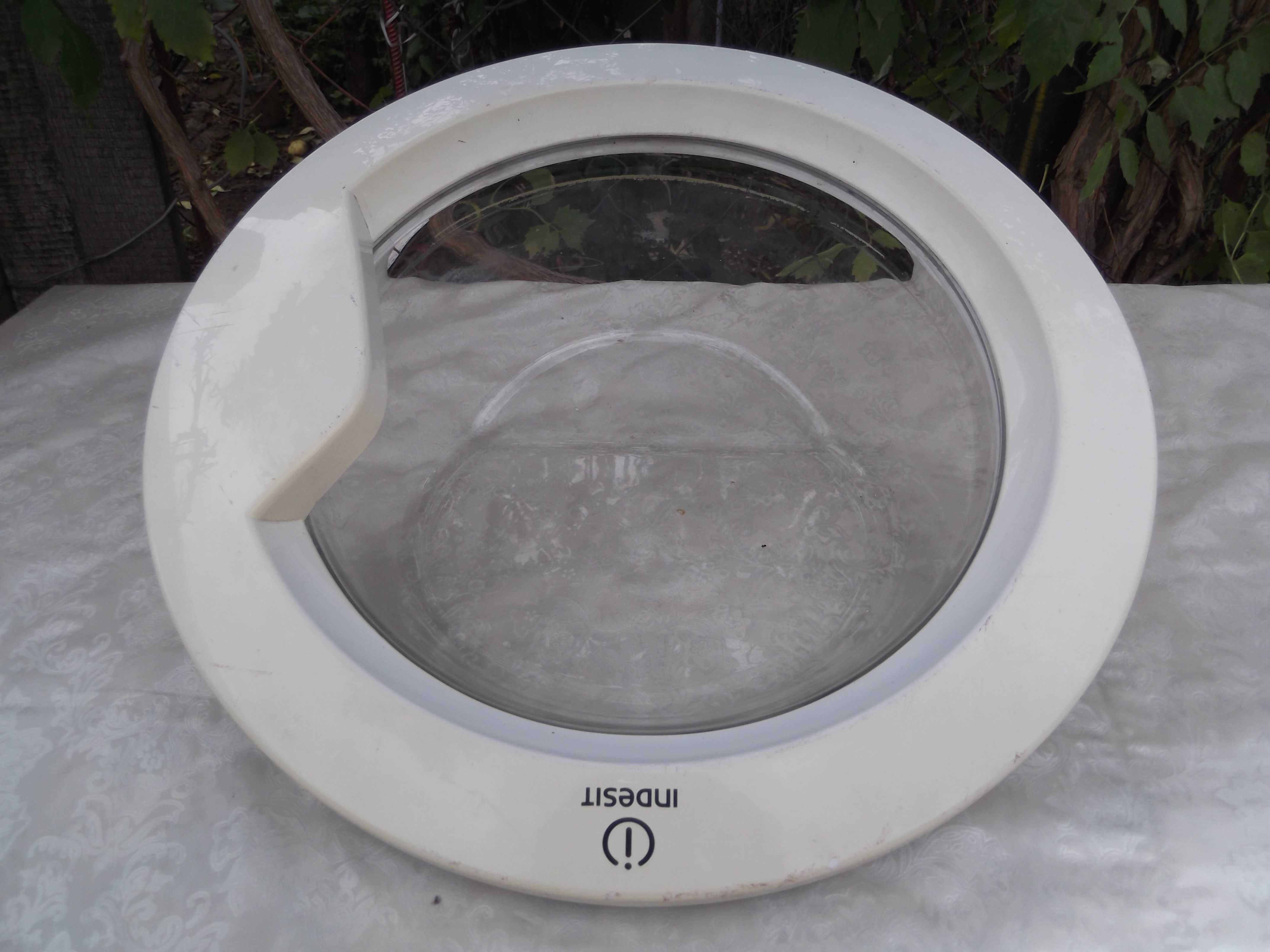 Люк дверца для пральної стиральной машины Indesit IWSD 61051 B UA