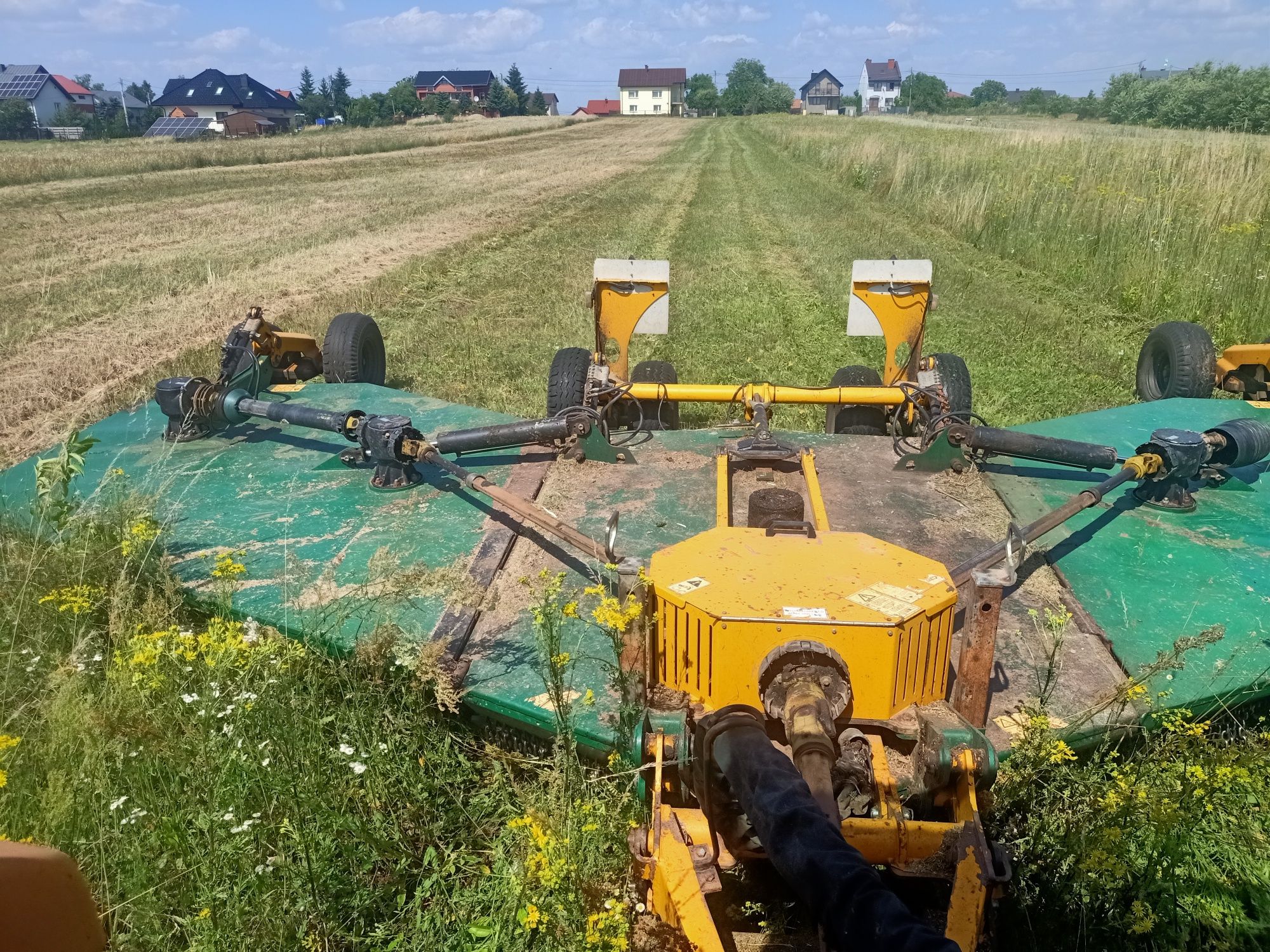 Koszenie traw łak mulczowanie działek, nieużytków zarośli kosiarka bij