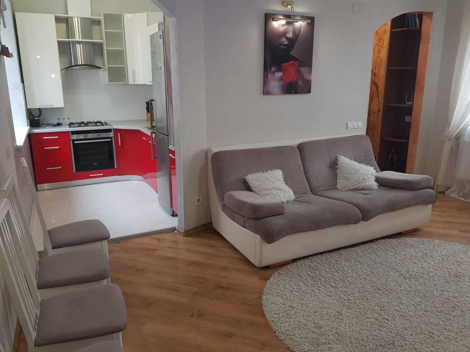 2-х кімнатна квартира , м. Кам'янка-Бузька,  ЦЕНТР