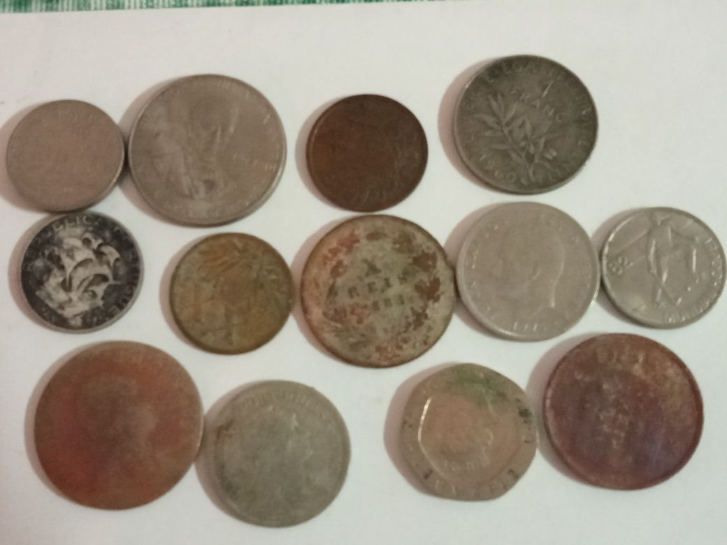 Várias moedas para coleção