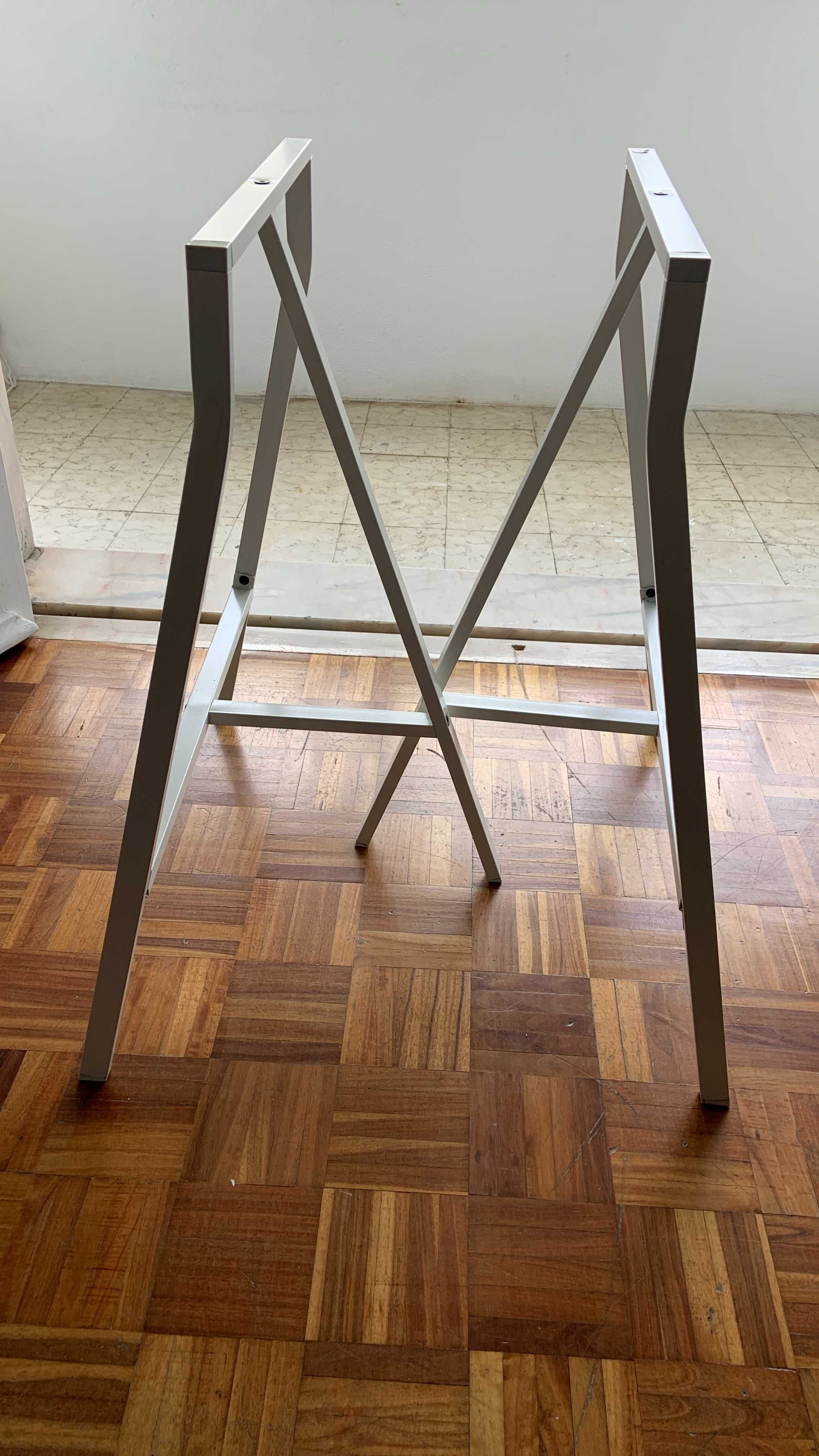Secretária / Mesa