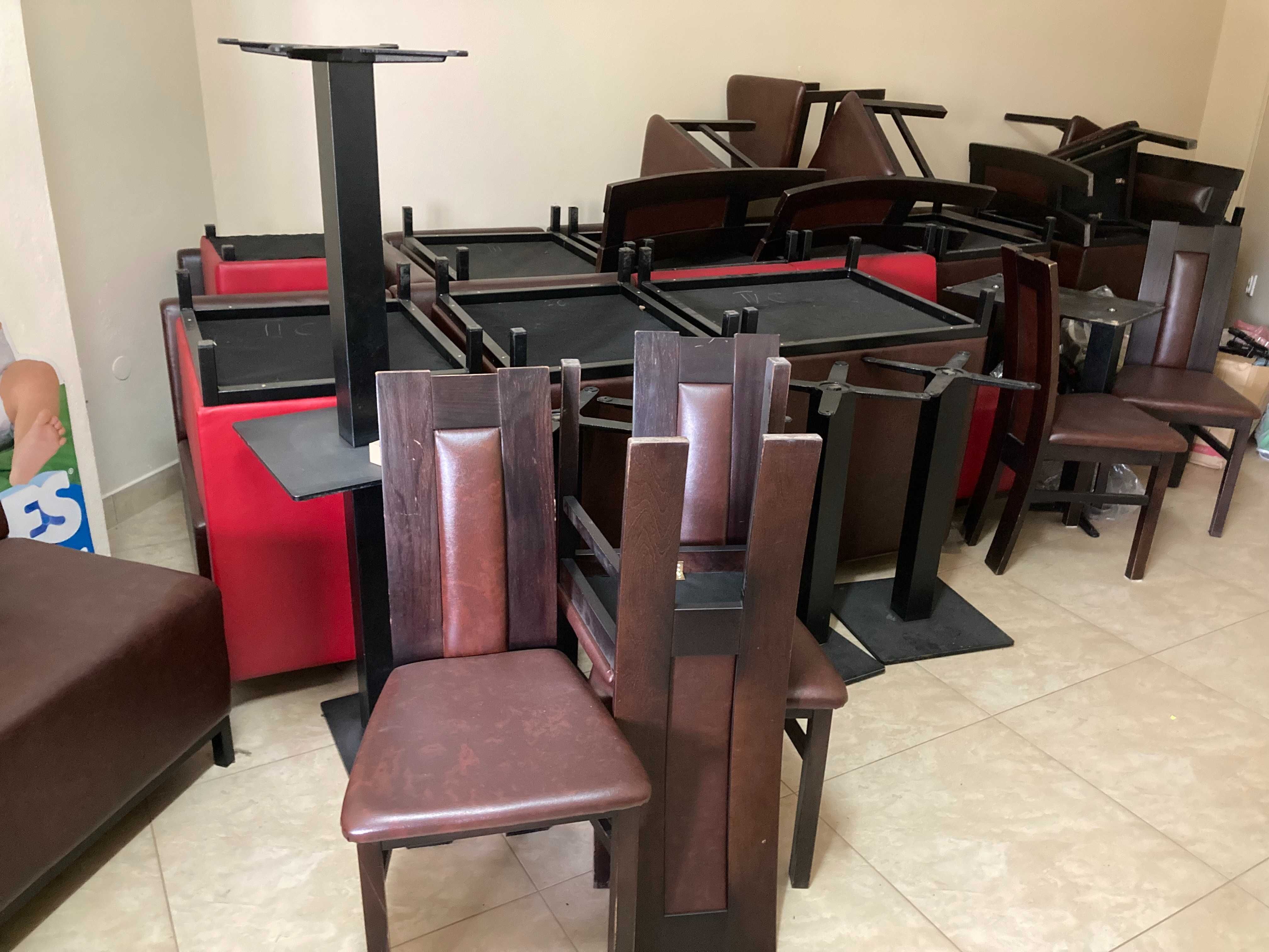 Loże barowe, stoły i krzesła