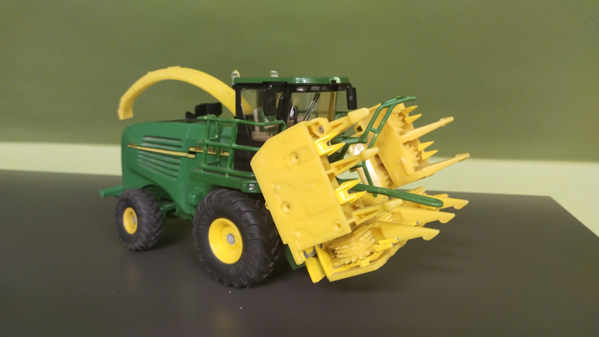 Siku sieczkarnia John Deere 1 32