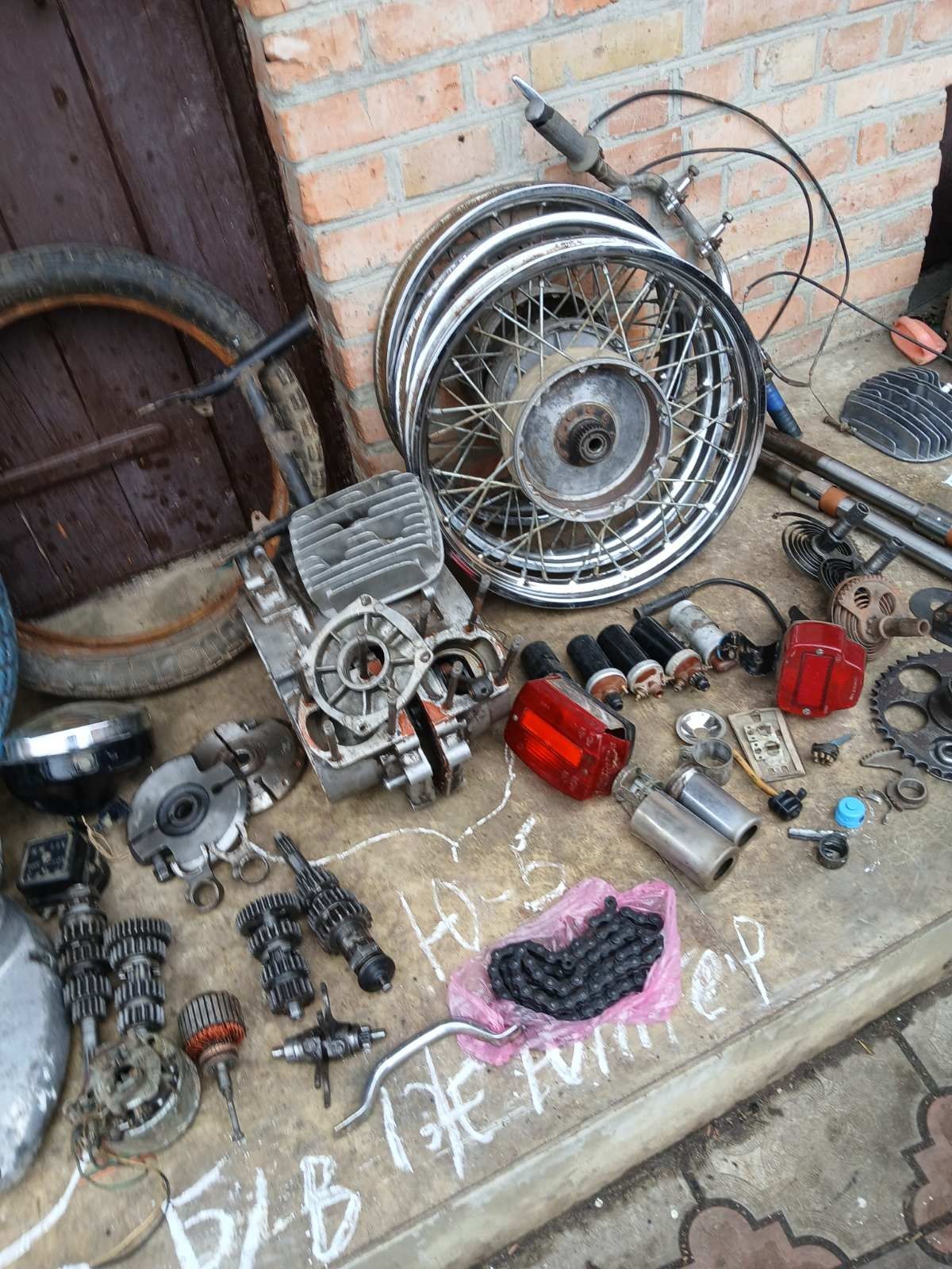 Продам кришку картера мото іж Планета-3