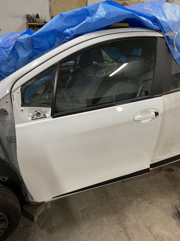 Toyota yaris 3 próg słupek