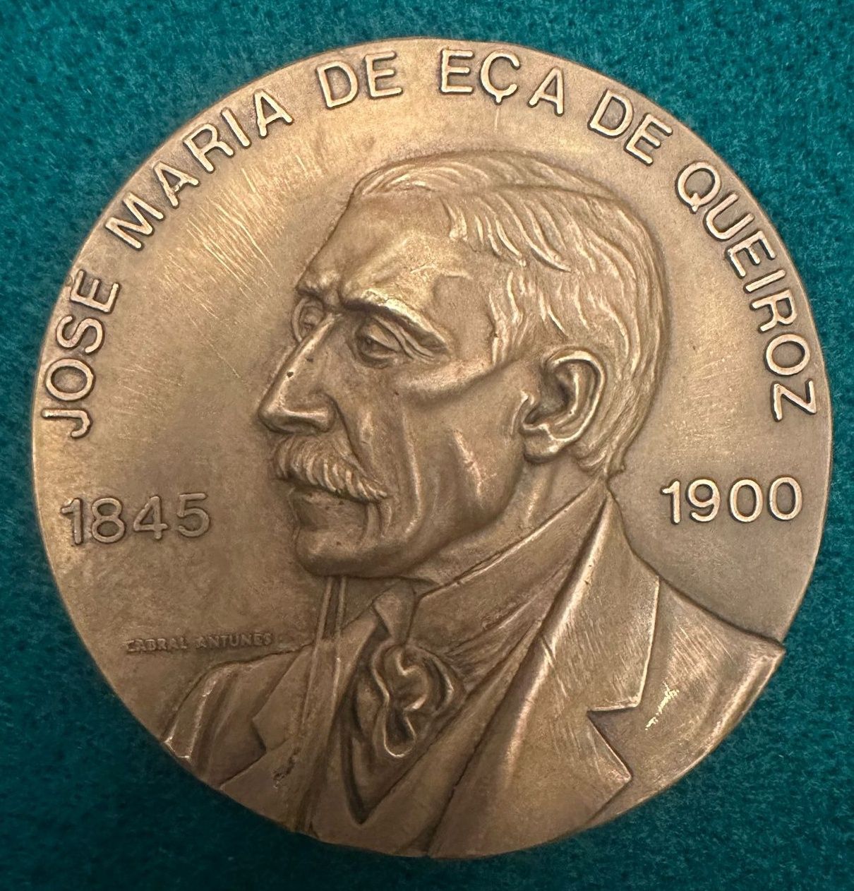 Medalha comemorativa em bronze Eça de Queirós