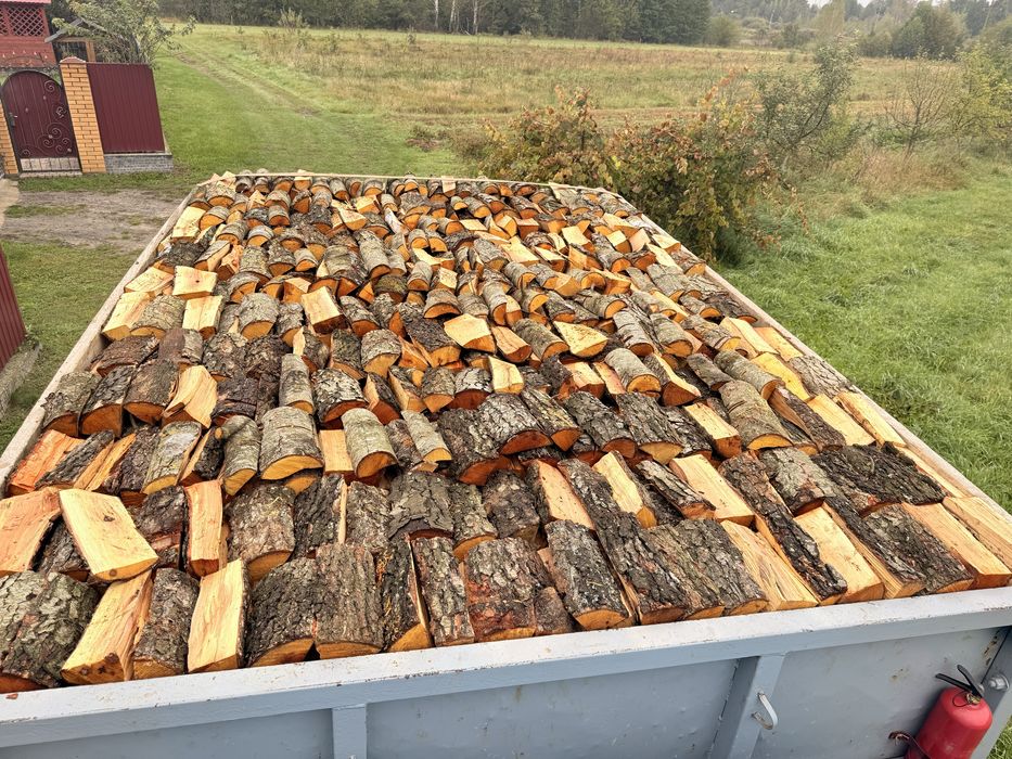 Продаєм дрова порубані різних порід в різих обʼмах