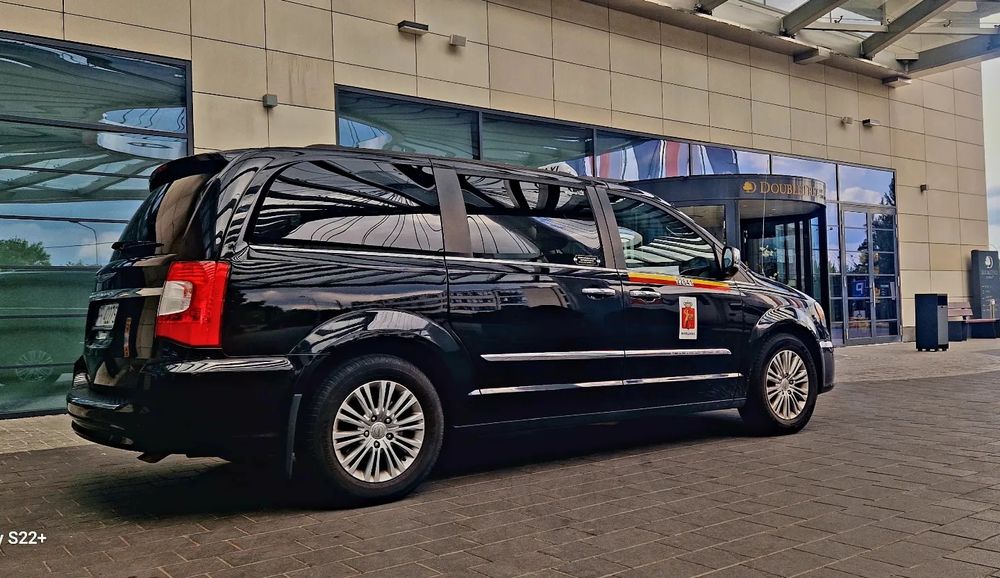 Taxi bus Warszawa