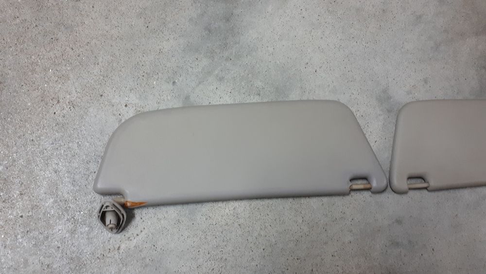 Jogo de pálas sol esquerda e direita Opel Corsa-B em ótimo estado