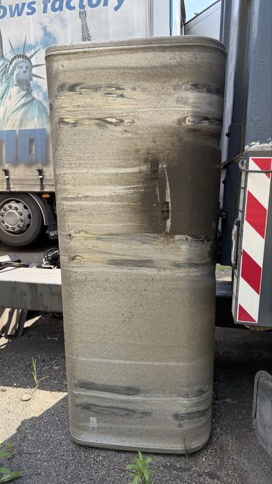Zbiornik paliwa SCANIA 700l komplet z łapami