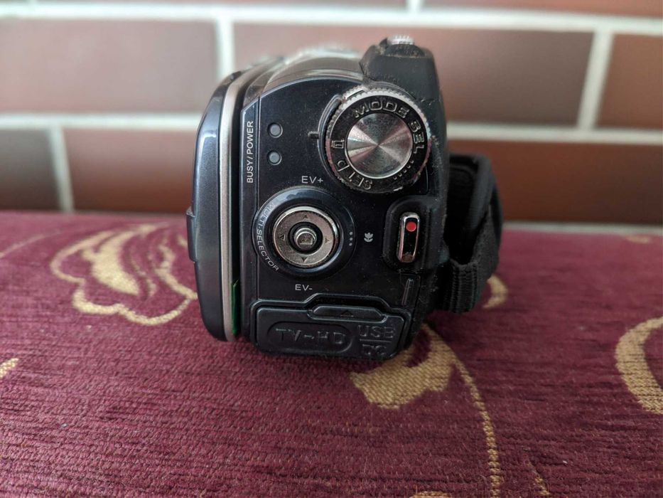 Видеокамера Full HD Praktica DVC 5.4 в хорошем состоянии.