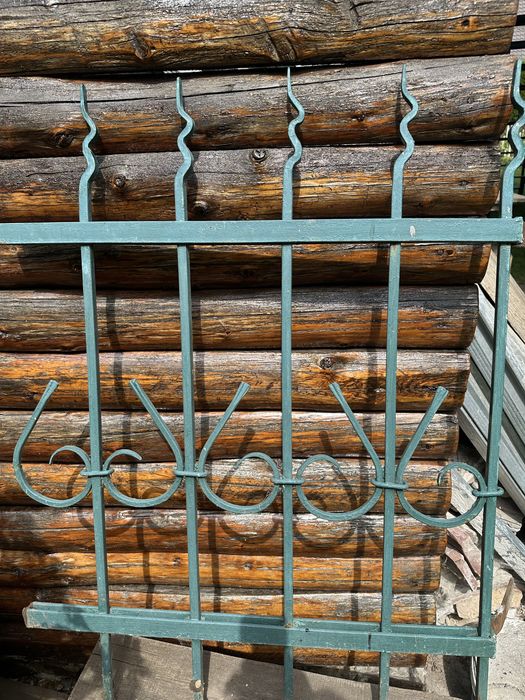 Решітки або огорожа