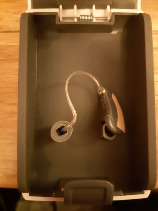 Aparat słuchowy Selectic HD2-70 beżowy lewy + 6 szt baterii