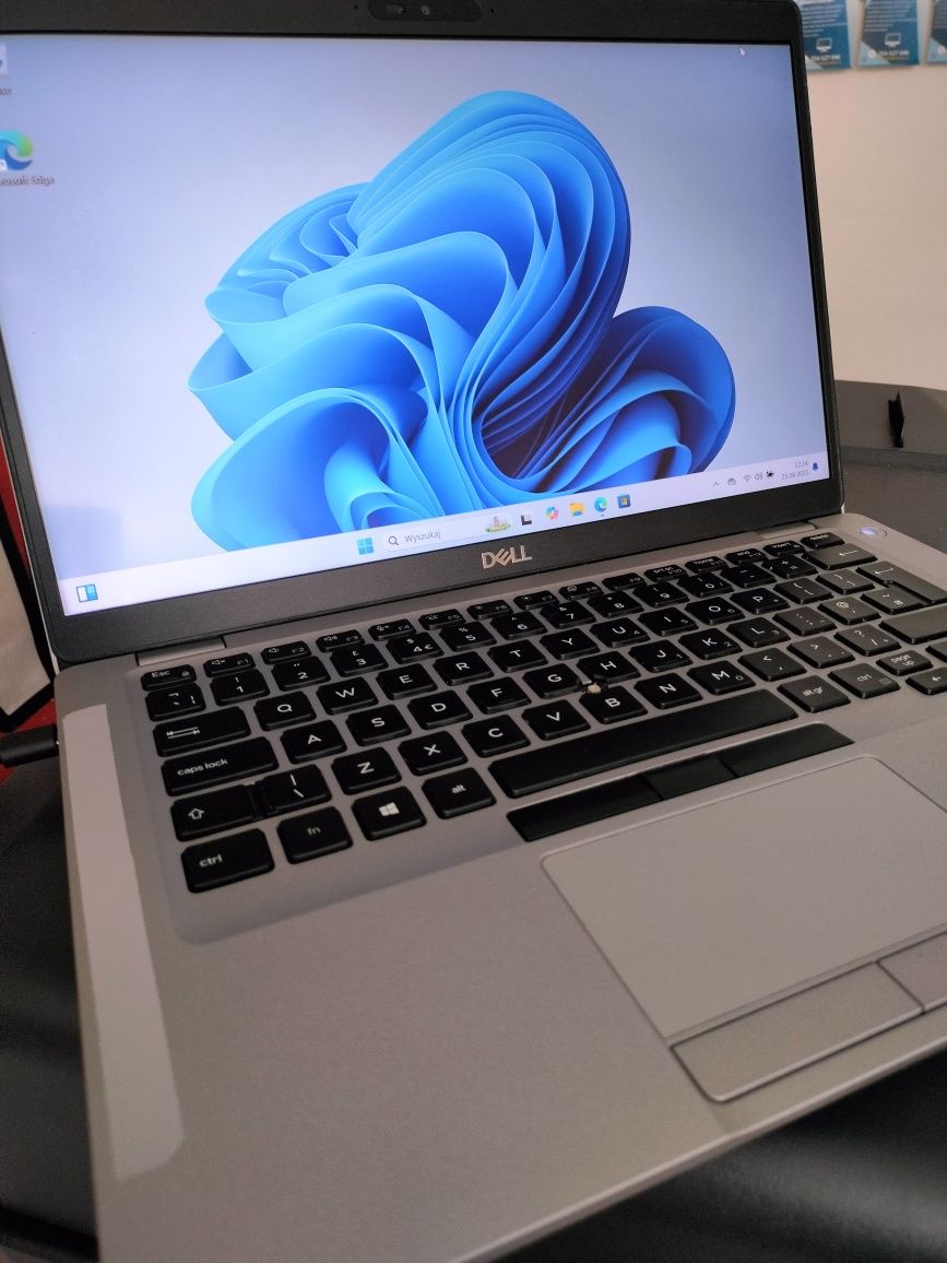 Laptop DELL 5410 i5, 16 GB ram, 250 m2