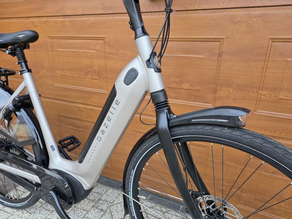Rower Elektryczny Gazelle Grenoble C8 Bosch Smart 53 57 61 Szampanowy