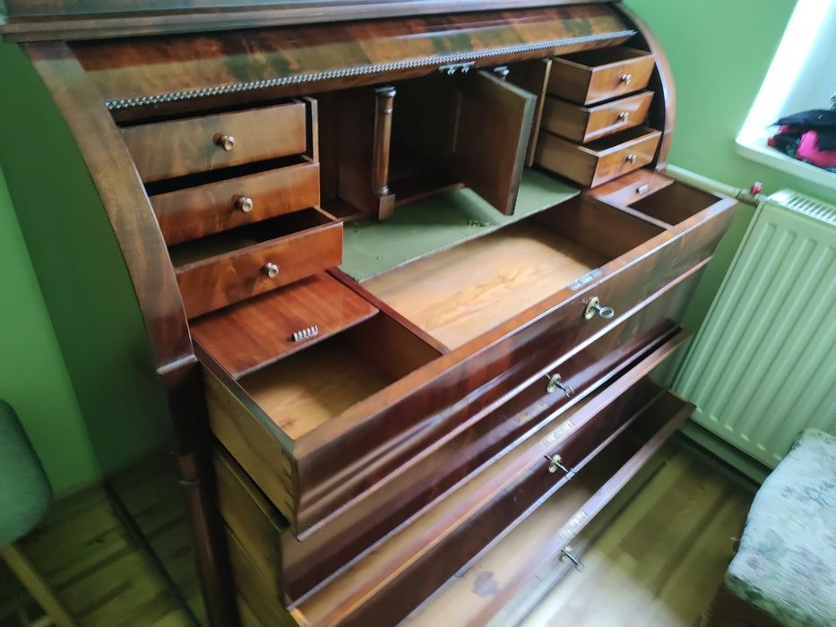 Antyczny sekretarzyk