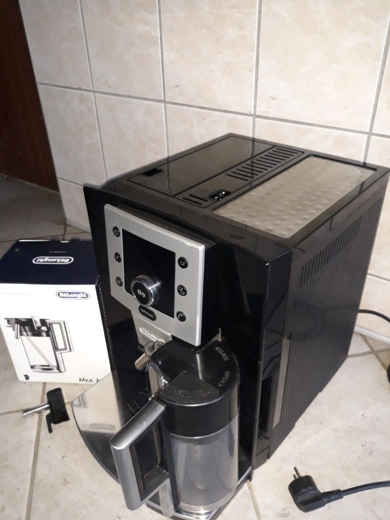 Sprzedam ekspres De'Longhi Esam 5500