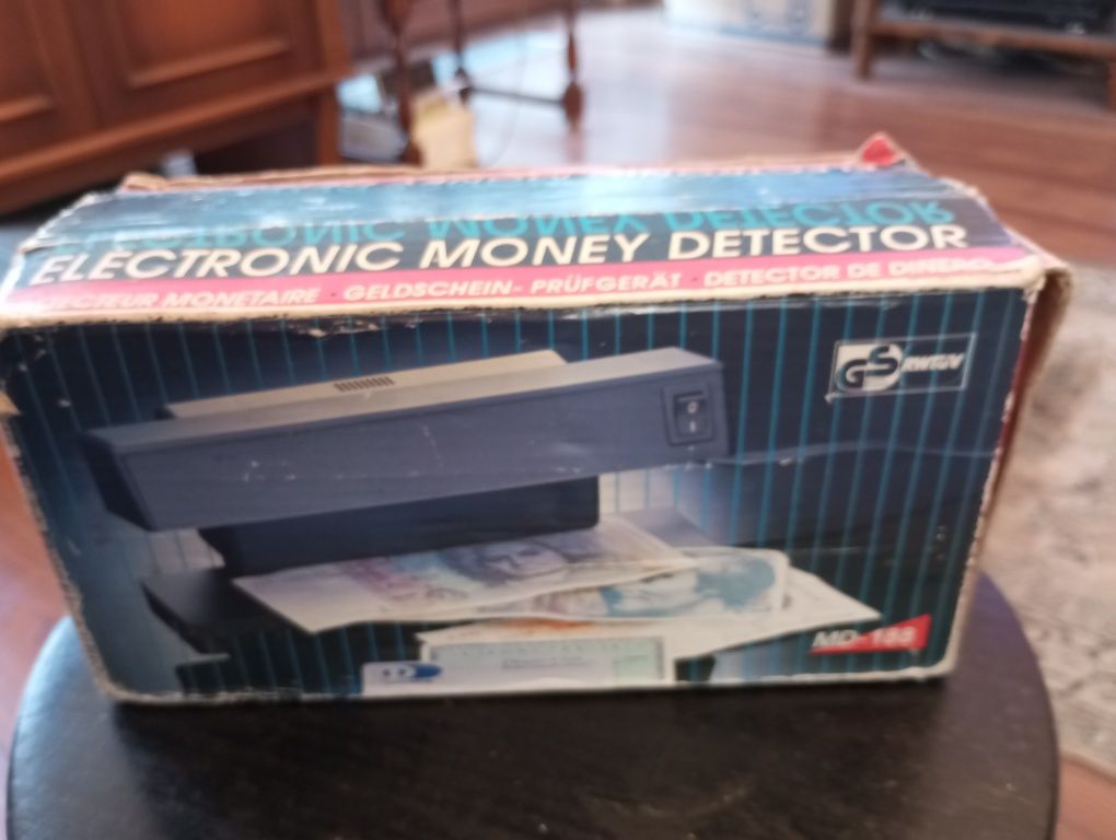 Tester do banknotów Money Detector MD - 188