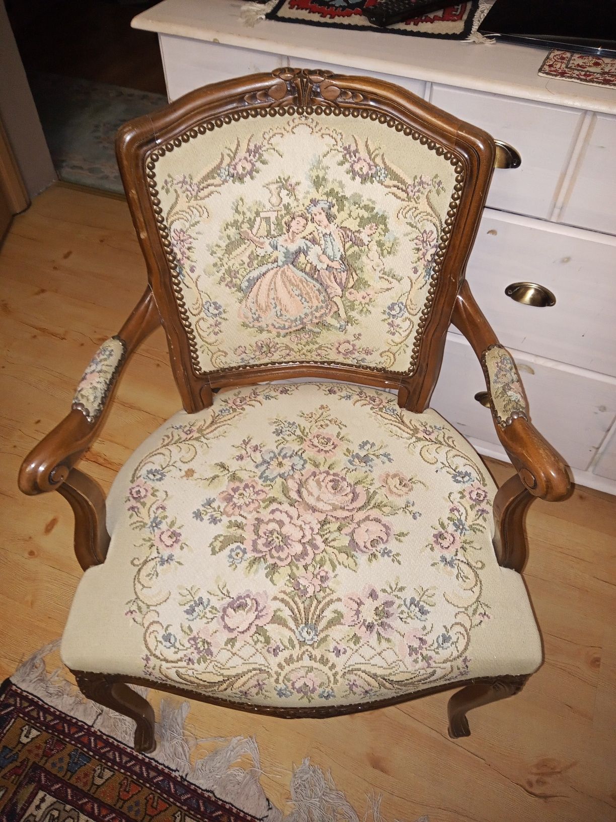 Krzeslo fotel w stylu ludwikowskim