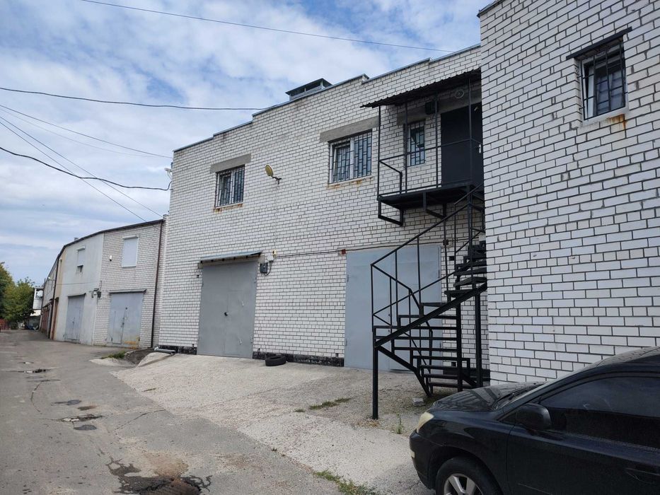 Сдам в оренду Гараж ГК Супутник 3 Крайня 13 Величезний 6х9м з підвалом