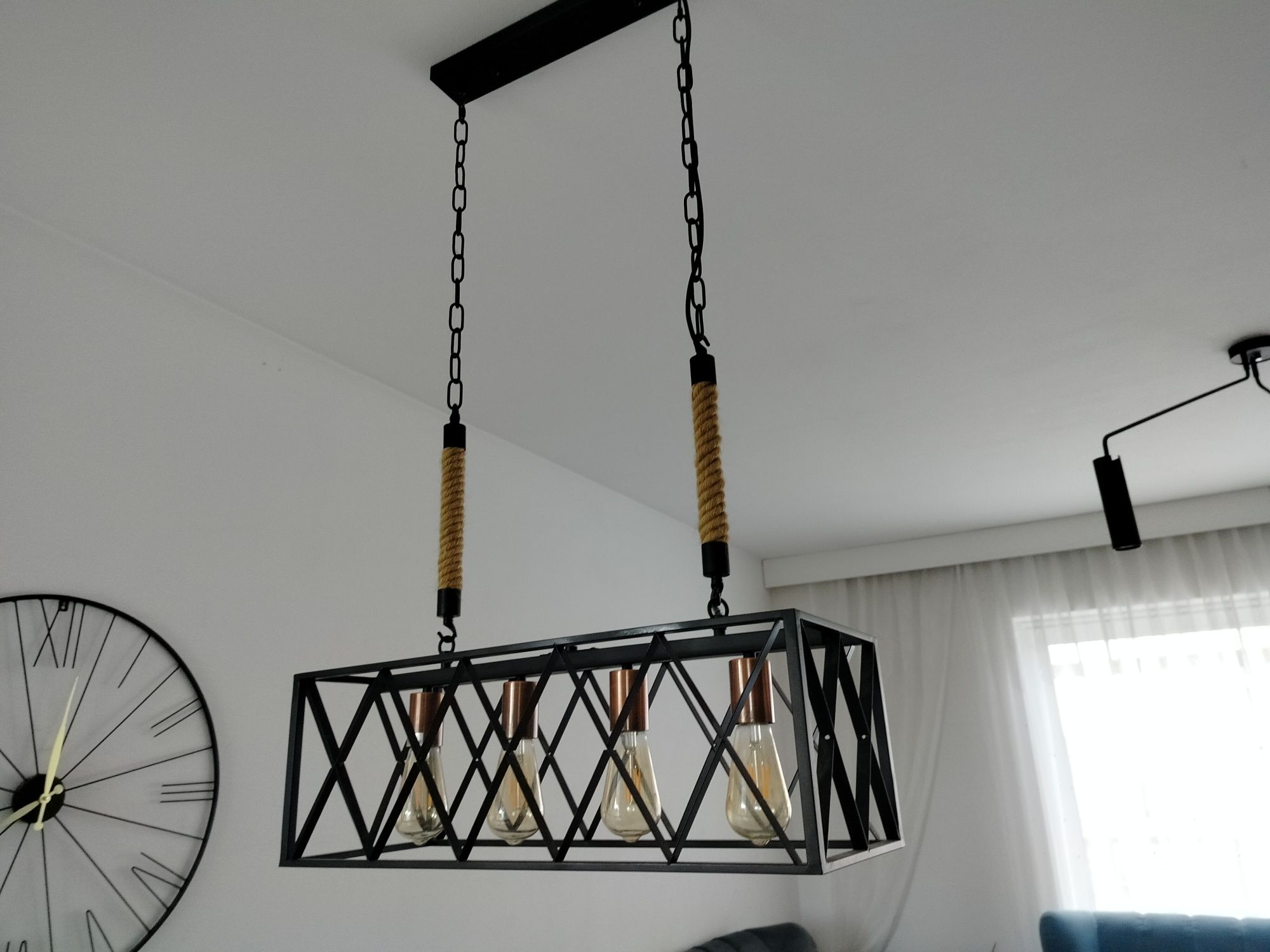 Czarna modna lampa rustykalna/ industralna