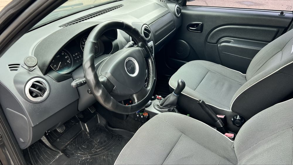 Dacia Logan 2012 рік ГБО 7 місць
