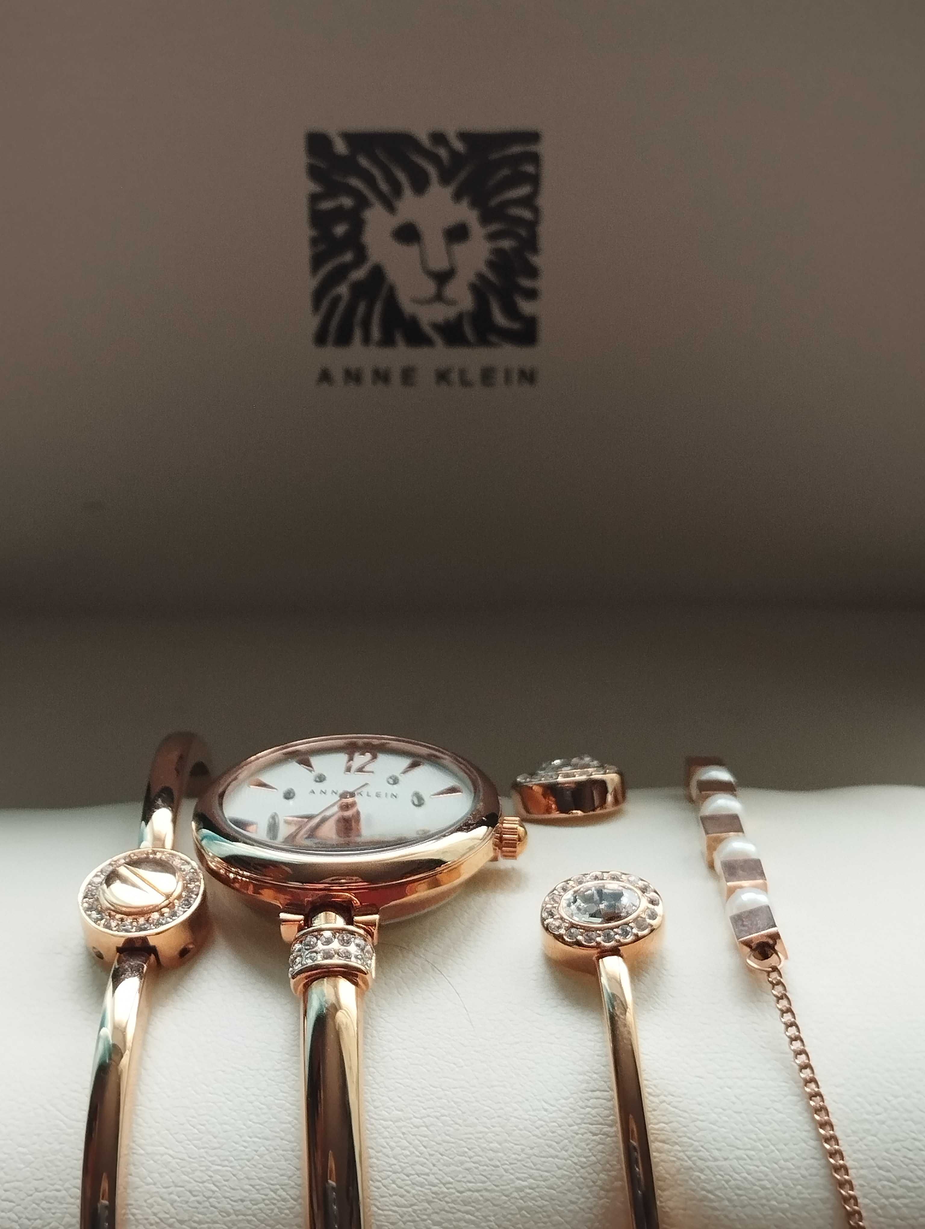 Жіночий годинник "Anne Klein"