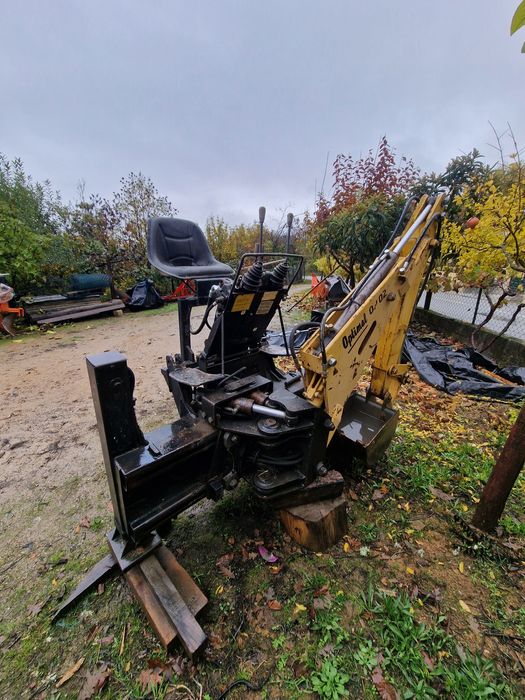 Retro Escavadora Traseira